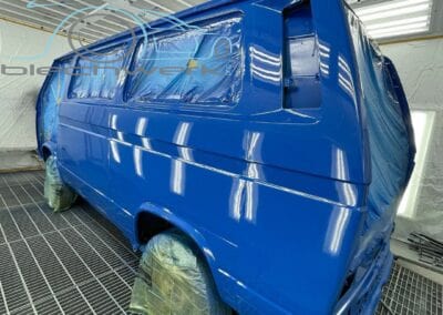 VW Bus blau Uni Ganzlackierung